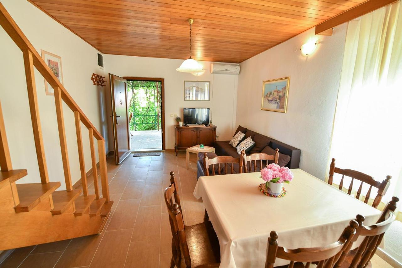 Apartments By The Sea Baska Voda, Makarska - 300 المظهر الخارجي الصورة