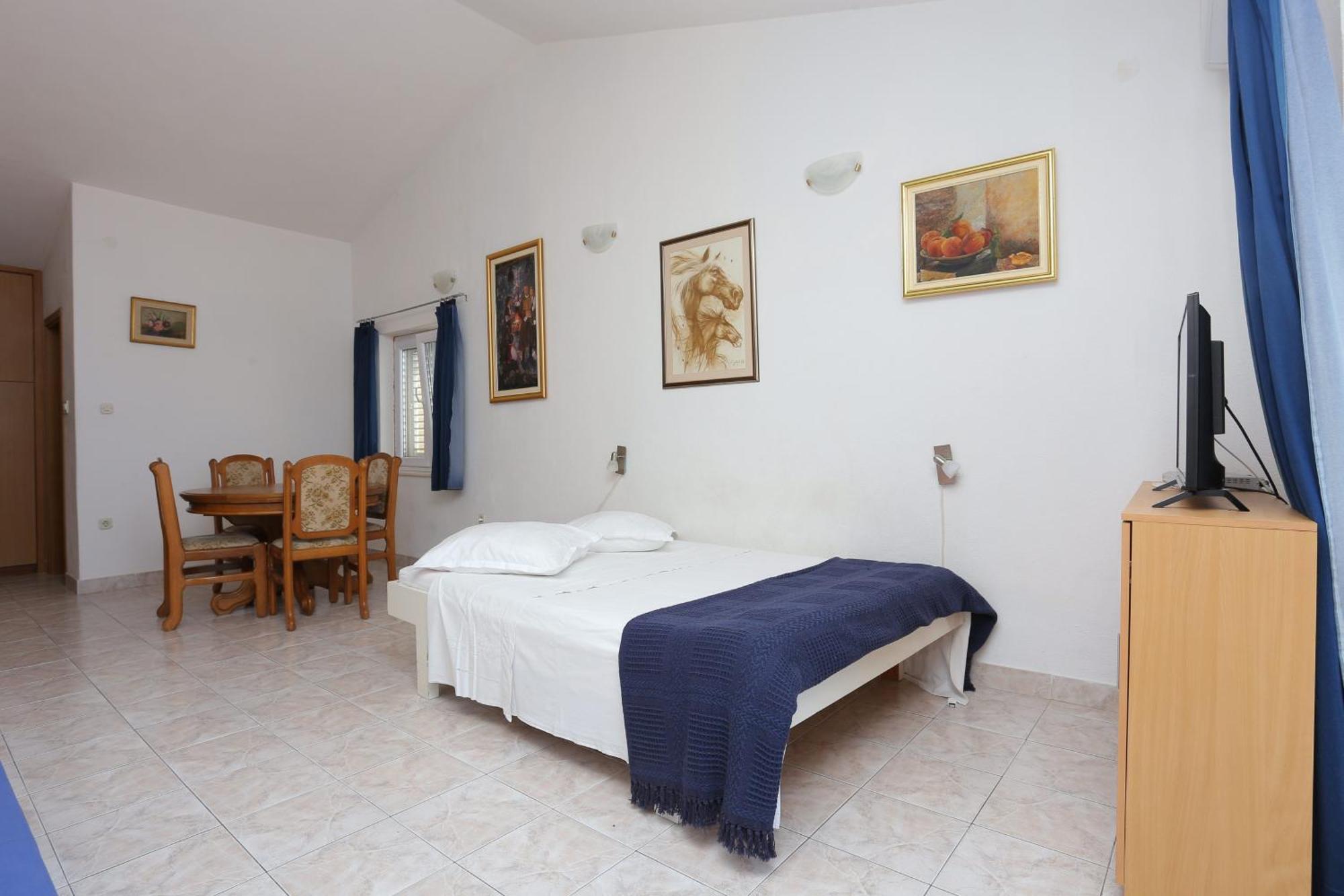 Apartments By The Sea Baska Voda, Makarska - 300 الغرفة الصورة