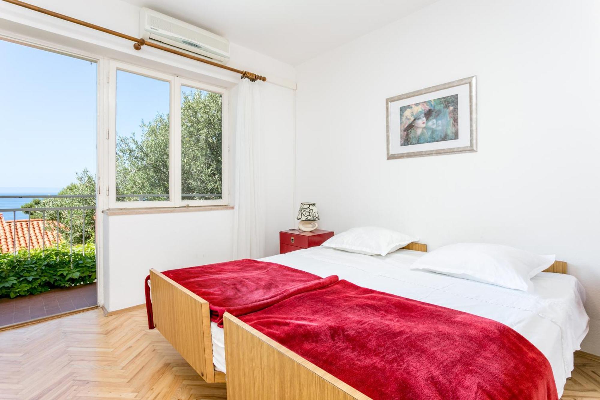 Apartments By The Sea Baska Voda, Makarska - 300 الغرفة الصورة